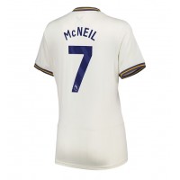 Camisa de Futebol Everton Dwight McNeil #7 Equipamento Alternativo Mulheres 2024-25 Manga Curta